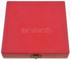 1979. "Pajzs 1979" festett fegyverbaráti Br plakett dísztokban (87mm) T:1