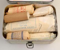 Retró elsősegélydoboz tartalommal, 22x16x10 cm