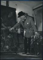 Frank Frigyes (1890-1976) festőművész saját kézzel írt levele, őt és műveit ábrázoló fotók, kiállítá...