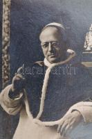 cca 1935 XI. Piusz pápa saját kézzel aláírt fényképe, GIuseppe Felici jelzett fotója, 14×10 cm / cca...