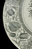 Fischer fajansz tál a Johanna-sorozatból, matricás, jelzett, kopásokkal, d: 34,5 cm