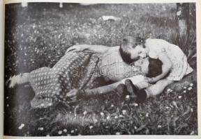 Catherine Hanf Noren: The Camera of My Family. The 100-years album of a German Jewish family. New Yo...