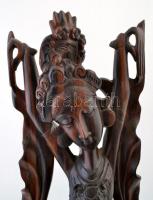 Díszesen faragott keleti (indonéz?) szobor, fa, jelzés nélkül, kis repedéssel, m: 51 cm