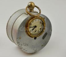 cca 1920 Isgus német őrjárat óra, mechanikus, működik, bőr tokban, kulcsokkal, h:15 cm, m: 7 cm