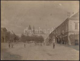 cca 1890 Kassa, Fő utca, nagyméretű, mozgalmas keményhátú fotó Erdélyi Mór (1866-1934) keményhátú fotója. / Kosice, Large photo. 29x23 cm