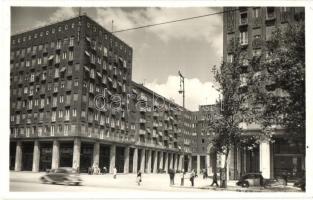 Budapest VII. Madách Imre tér, automobilok (Rb)