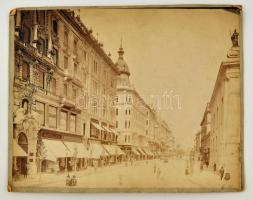 cca 1900 Budapest, V. A Kossuth Lajos utca Nagyméretű keményhátú fotó. 31x25 cm