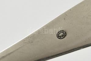 Berndorf virágmintával díszített alpakka tortalapát, jelzett, jó állapotban, h: 24 cm