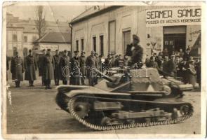 1939 Csap, Chop; bevonulás tankkal, Horthy Miklós, Sermer Sámuel fűszer és vegyeskereskedése / entry of the Hungarian troops, tank, Horthy, shop (fa)