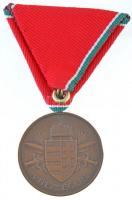 1939. "Magyar Bronz Vitézségi Érem" Br kitüntetés mellszalaggal. Szign.: Berán T:2 ph. 
H...