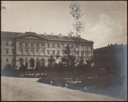 cca 1900 Budapest, VIII. Ludoviceum, a Ludovika épülete. Nagyméretű fotó. Erdélyi Mór (1866-1934) fotográfiája. 28x23 cm