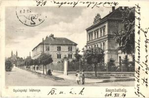 Szombathely, Gyalogsági laktanya, villamos (kissé ázott / slight wet damage)