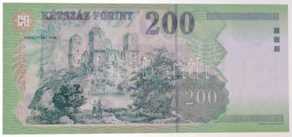 2004. 200Ft "FB0000152" alacsony sorszám T:I / Hungary 2004. 200 Forint "FB0000152&qu...