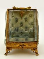 Zsebóratartó mini vitrin fogóval, metszett üveggel, apró zsanér hibával, m:12 cm