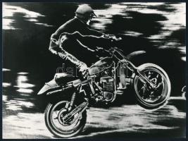 cca 1977 Kerekezők, 4 db feliratozott vintage fotóművészeti alkotás, 18x24 cm és 16x19,5 cm között