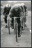 cca 1977 Kerekezők, 4 db feliratozott vintage fotóművészeti alkotás, 18x24 cm és 16x19,5 cm között