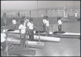 cca 1967 Velencei-tó, szezonnyitó ifjúsági versenyek, 3 db vintage negatívról készült mai nagyítás, ...