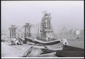 cca 1947 Budapest, Lánchíd, 9 db vintage negatívról készült mai nagyítás, 18x25 cm, + hozzáadva 8 db...