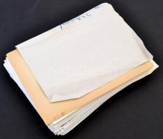 Minimum 700 darabos, villányi borvidékről származó borcímke gyűjtemény, szépen rendezetten, lapokra ...