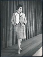 Az 1950-es és 60-as évek női divatja Budapesten, 3 db vintage fotó, 24x18 cm