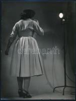 Az 1950-es és 60-as évek női divatja Budapesten, 3 db vintage fotó, 24x18 cm