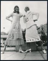 cca 1970 és 1976 Divatfotók Tokióból, Budapestről, Párizsból, 3 db vintage fotó, feliratozva, 22x17 ...