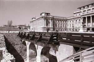 cca 1989 Budapesti városképek, életképek, főleg a budai várban és a belvárosban készült, szabadon fe...