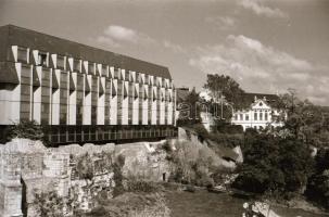 cca 1989 Budapesti városképek, életképek, főleg a budai várban és a belvárosban készült, szabadon fe...