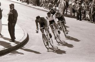 cca 1989 Budapest, kerékpárverseny a Gellért-hegyen, 34 db szabadon felhasználható, jó minőségű, vin...