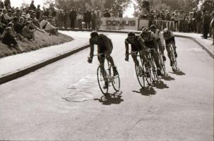 cca 1989 Budapest, kerékpárverseny a Gellért-hegyen, 34 db szabadon felhasználható, jó minőségű, vin...