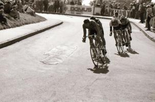 cca 1989 Budapest, kerékpárverseny a Gellért-hegyen, 34 db szabadon felhasználható, jó minőségű, vin...