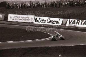 1988. április 30. Motorversenyen készült, szabadon felhasználható, jó minőségű, 23 db vintage negatí...