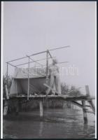 cca 1976 Aktfotózás a természetben, 3 db szolidan erotikus fotó, vintage negatívokról készült mai na...