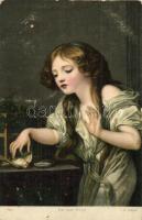 24 db RÉGI hölgyeket ábrázoló motívumlap, sok lithoval, vegyes minőségben / 24 pre-1945 lady motive ...