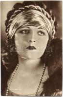 14 db RÉGI külföldi színésznő vegyes minőségben / 14 pre-1945 foreign actresses, mixed quality