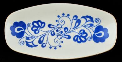 Zsolnay kék virágmintás tálka, matricás, jelzett, kis kopásnyomokkal, 9x17 cm.