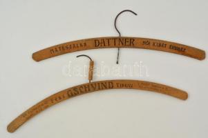 2 db régi vállfa (Gschvind - fest, tisztít, Dattner - női kabát áruház), h: 40 cm