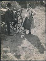 cca 1935 Szabó Lajos (Újpest): Vasárnap délután, pecséttel jelzett vintage fotóművészeti alkotás, 23x17 cm