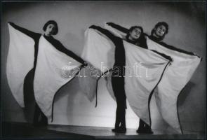 cca 1935 Mozgás- és mozdulatművészeti kompozíciók, Szentpál Olga iskolájának archívumából 3 db korab...