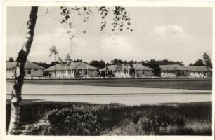 1936 Berlin, Olympische Dorf, Wohnhäuser am Sportplatz / Olympic Village, houses and sport field, So. Stpl