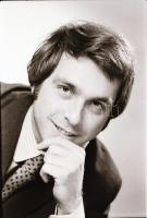 cca 1974 Színész portrék - Sütz Ila, Huszti Péter, Paudics Péter, Tarján Györgyi, Latabár Kálmán - szabadon felhasználható, vintage negatívja, 6x6 cm és 9x6 cm között