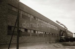 1949. IV. 30. W.M. (Weiss Manfréd) tanműhely avatása, Kossa István miniszter jelenlétében, Rózsa Gyö...