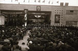 1949. IV. 30. W.M. (Weiss Manfréd) tanműhely avatása, Kossa István miniszter jelenlétében, Rózsa Gyö...