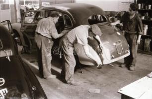 cca 1948 Az I. sz. Autójavító műhelyben készült fotóriport, 16 db szabadon felhasználható, vintage n...