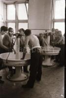 cca 1948 Az I. sz. Autójavító műhelyben készült fotóriport, 16 db szabadon felhasználható, vintage n...