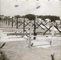 cca 1966 Állattartó telepek építése, 13 db vintage negatív Sinka Antal (?-?) hagyatékából, aki a velencei AGROKOMPLEX fotósa volt az 1960-as, 1970-es években, 6x6 cm