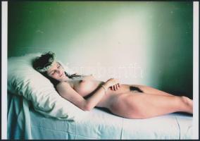 cca 1985 Csipkerózsika mélyalvásban és ébren, 3 db vintage negatívról készült mai nagyítások, 25x18 ...