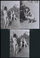 cca 1977 Örömfotózás, 13 db szolidan erotikus fénykép, vintage negatívokról készült mai nagyítások, ...