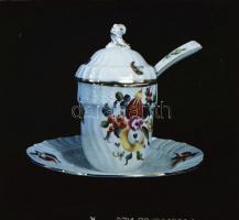 cca 1955 Herendi Porcelángyár termékei, 13 db szabadon felhasználható vintage negatív, 6x9 cm és 9x1...