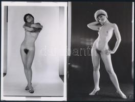 cca 1973 Mindent megmutatnak, szolidan erotikus fényképek, 33 db mai nagyítás korabeli negatívokról,...